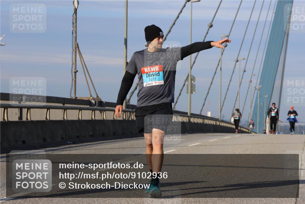 03.10.2025 - Köhlbrandbrückenlauf Strokosch-Dieckow http://msf.ph/oto/9102936 03.10.2025 10:10:28 Position 2 2277 meine-sportfotos.de