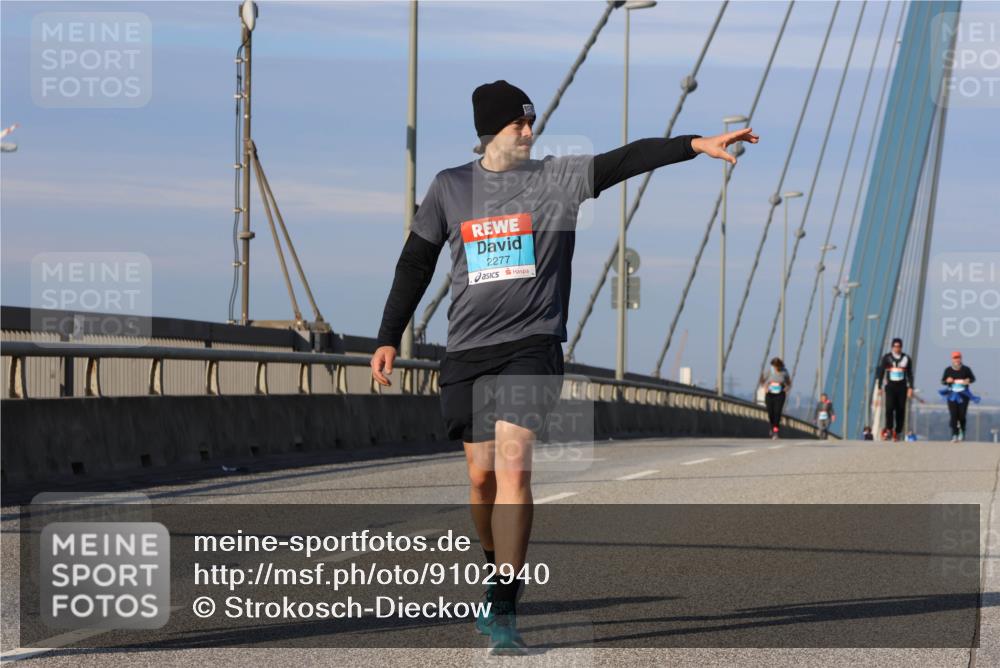 03.10.2025 - Köhlbrandbrückenlauf Strokosch-Dieckow http://msf.ph/oto/9102940 03.10.2025 10:10:29 Position 2 2277 meine-sportfotos.de