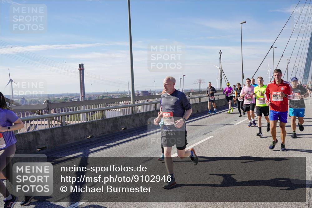 03.10.2025 - Köhlbrandbrückenlauf Michael Burmester http://msf.ph/oto/9102946 03.10.2025 12:47:41 Position 2 4689 meine-sportfotos.de