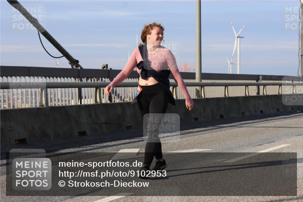 03.10.2025 - Köhlbrandbrückenlauf Strokosch-Dieckow http://msf.ph/oto/9102953 03.10.2025 10:10:30 Position 2  meine-sportfotos.de