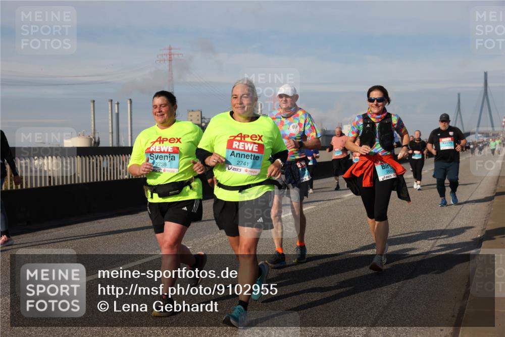 03.10.2025 - Köhlbrandbrückenlauf Lena Gebhardt http://msf.ph/oto/9102955 03.10.2025 10:12:06 Position 2 2738, 2741, 2600 meine-sportfotos.de