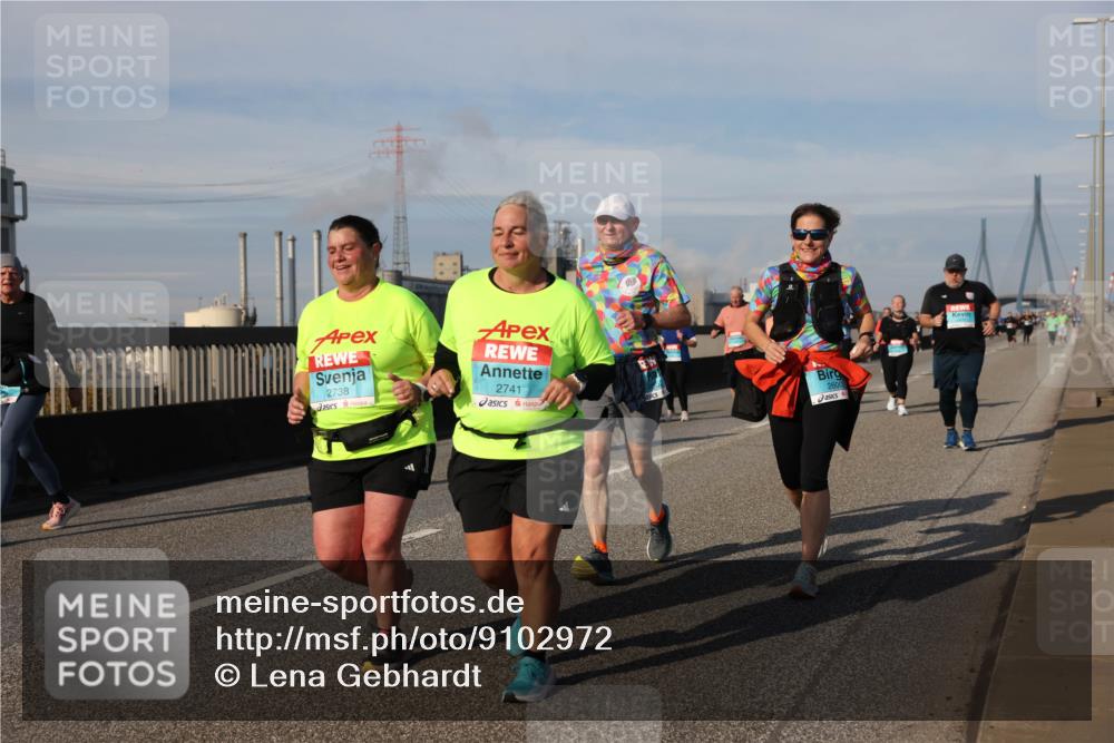 03.10.2025 - Köhlbrandbrückenlauf Lena Gebhardt http://msf.ph/oto/9102972 03.10.2025 10:12:06 Position 2 2738, 2741, 2600 meine-sportfotos.de