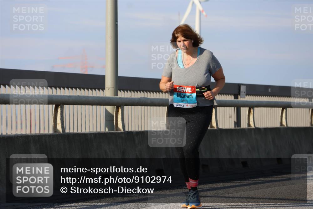 03.10.2025 - Köhlbrandbrückenlauf Strokosch-Dieckow http://msf.ph/oto/9102974 03.10.2025 10:10:53 Position 2 3692 meine-sportfotos.de
