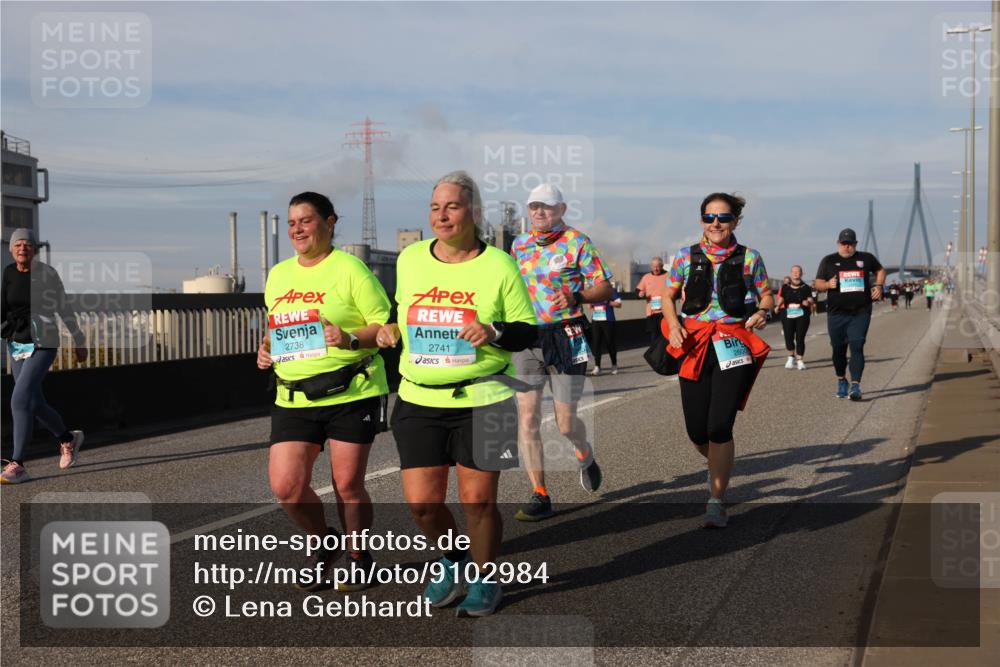 03.10.2025 - Köhlbrandbrückenlauf Lena Gebhardt http://msf.ph/oto/9102984 03.10.2025 10:12:06 Position 2 2738, 2741, 2600 meine-sportfotos.de