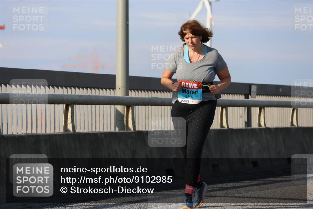 03.10.2025 - Köhlbrandbrückenlauf Strokosch-Dieckow http://msf.ph/oto/9102985 03.10.2025 10:10:53 Position 2 3692 meine-sportfotos.de
