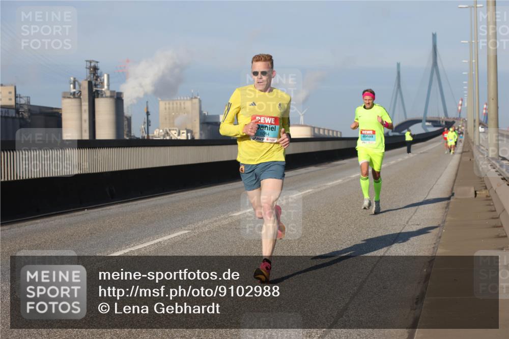 03.10.2025 - Köhlbrandbrückenlauf Lena Gebhardt http://msf.ph/oto/9102988 03.10.2025 09:37:47 Position 2 1044 meine-sportfotos.de