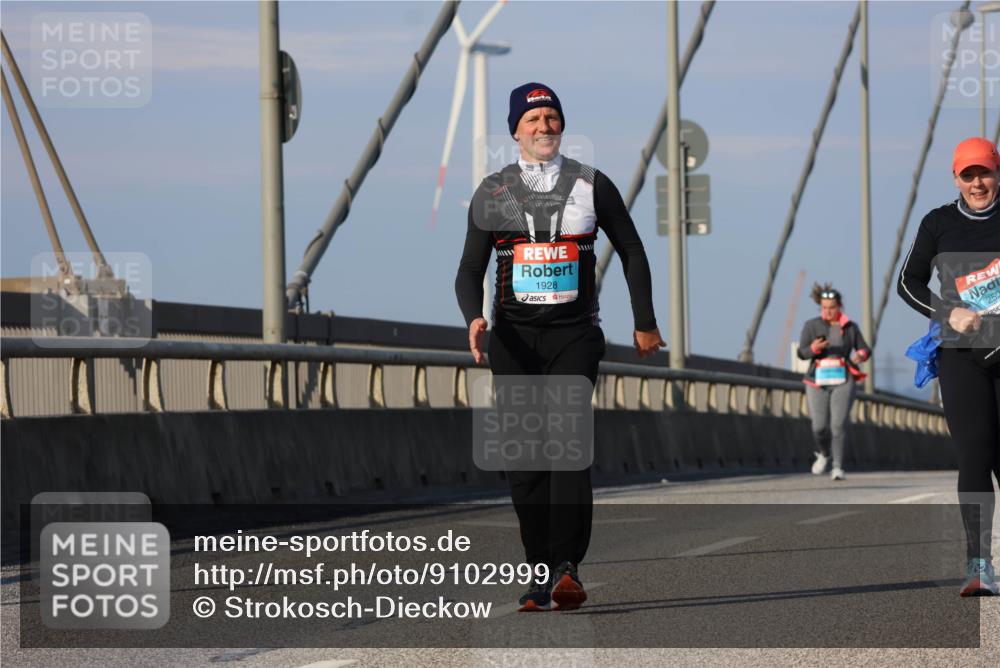 03.10.2025 - Köhlbrandbrückenlauf Strokosch-Dieckow http://msf.ph/oto/9102999 03.10.2025 10:10:59 Position 2 1928, 250 meine-sportfotos.de