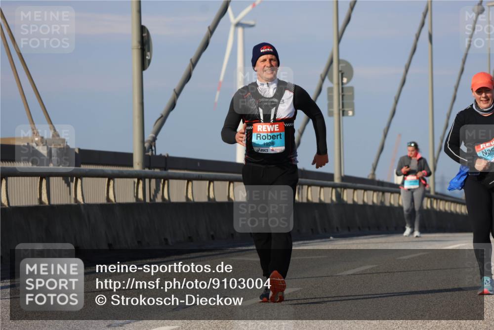 03.10.2025 - Köhlbrandbrückenlauf Strokosch-Dieckow http://msf.ph/oto/9103004 03.10.2025 10:10:59 Position 2 1928 meine-sportfotos.de