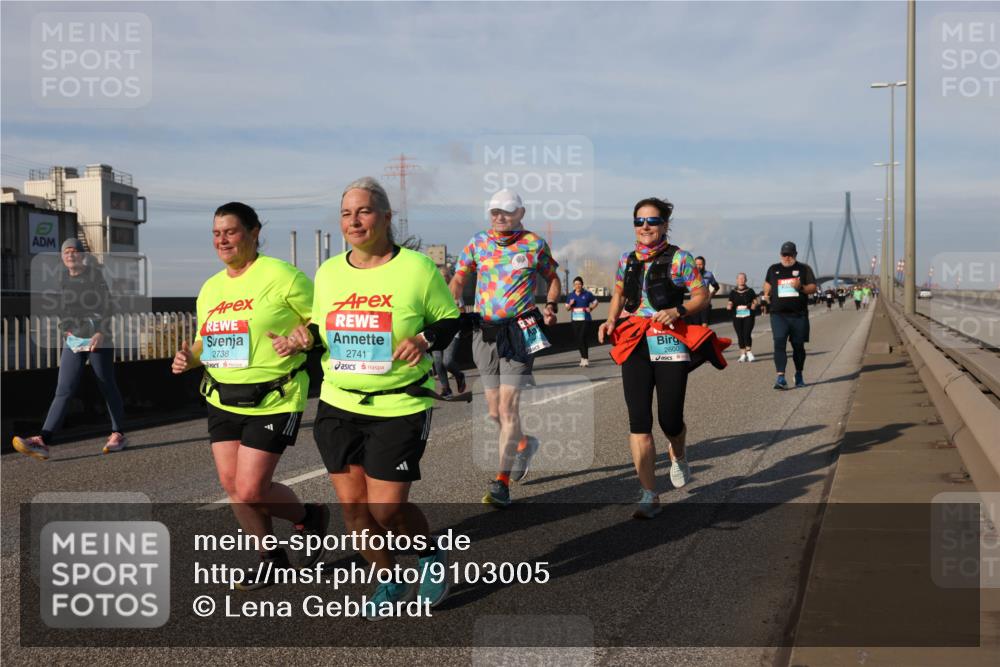 03.10.2025 - Köhlbrandbrückenlauf Lena Gebhardt http://msf.ph/oto/9103005 03.10.2025 10:12:07 Position 2 2738, 2741, 2600 meine-sportfotos.de
