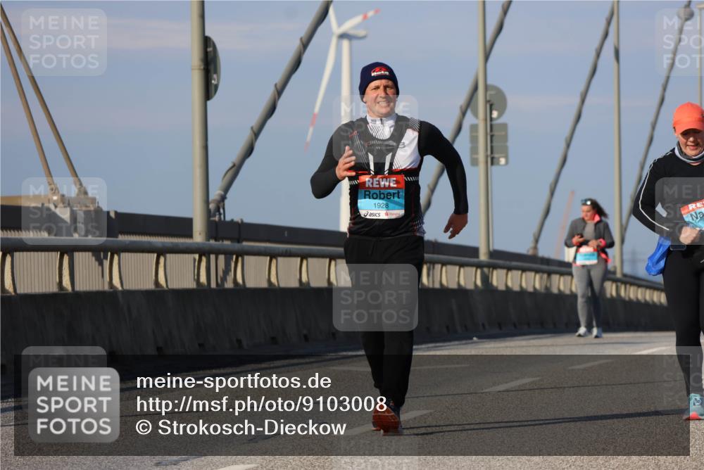 03.10.2025 - Köhlbrandbrückenlauf Strokosch-Dieckow http://msf.ph/oto/9103008 03.10.2025 10:10:59 Position 2 1928 meine-sportfotos.de