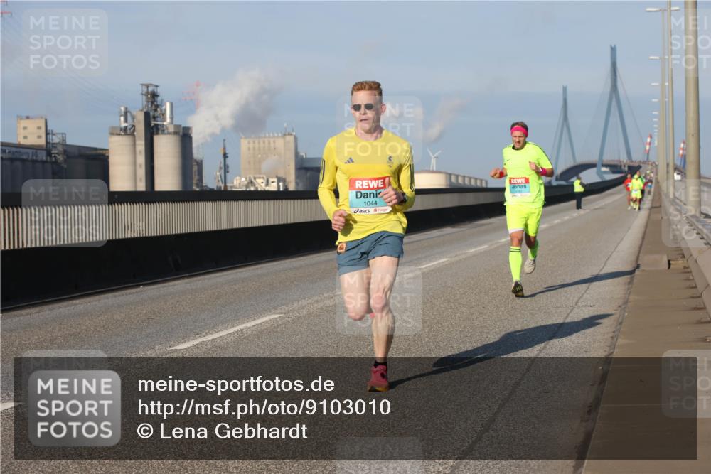 03.10.2025 - Köhlbrandbrückenlauf Lena Gebhardt http://msf.ph/oto/9103010 03.10.2025 09:37:47 Position 2 1044 meine-sportfotos.de