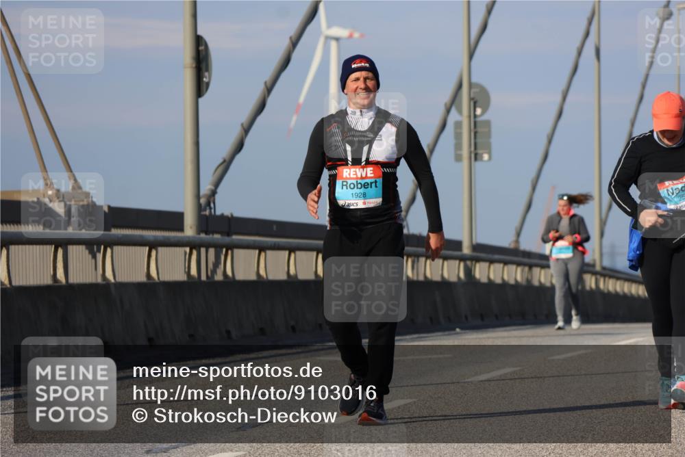 03.10.2025 - Köhlbrandbrückenlauf Strokosch-Dieckow http://msf.ph/oto/9103016 03.10.2025 10:10:59 Position 2 1928, 25 meine-sportfotos.de