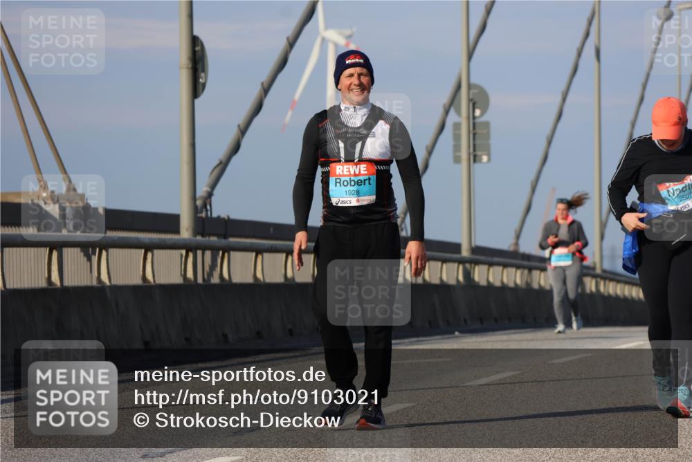 03.10.2025 - Köhlbrandbrückenlauf Strokosch-Dieckow http://msf.ph/oto/9103021 03.10.2025 10:10:59 Position 2 1928, 2507 meine-sportfotos.de