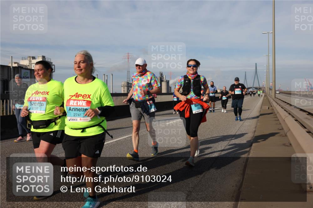 03.10.2025 - Köhlbrandbrückenlauf Lena Gebhardt http://msf.ph/oto/9103024 03.10.2025 10:12:07 Position 2 2738, 2741, 2600 meine-sportfotos.de