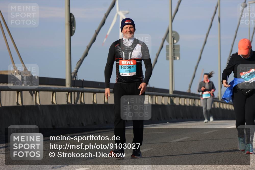03.10.2025 - Köhlbrandbrückenlauf Strokosch-Dieckow http://msf.ph/oto/9103027 03.10.2025 10:10:59 Position 2 1928, 2507 meine-sportfotos.de
