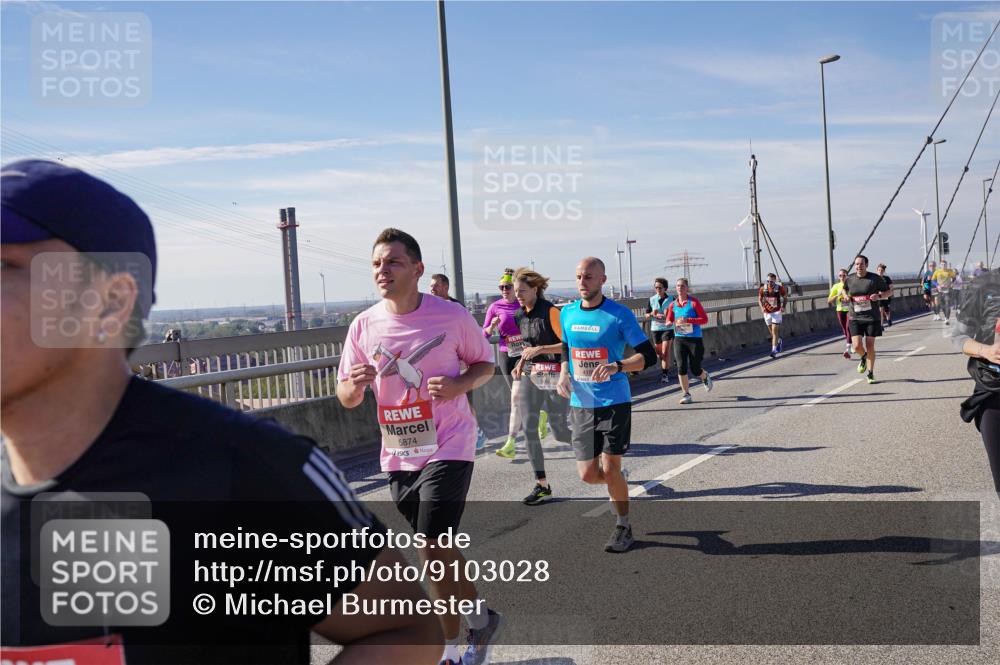03.10.2025 - Köhlbrandbrückenlauf Michael Burmester http://msf.ph/oto/9103028 03.10.2025 12:47:44 Position 2 5874 meine-sportfotos.de