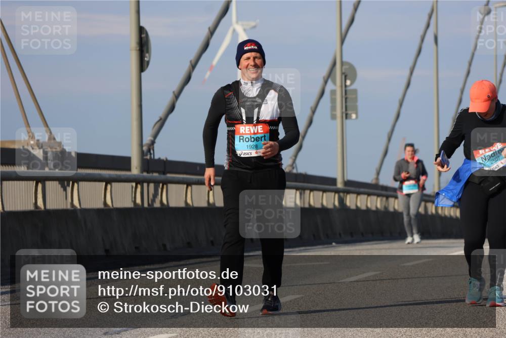 03.10.2025 - Köhlbrandbrückenlauf Strokosch-Dieckow http://msf.ph/oto/9103031 03.10.2025 10:10:59 Position 2 1928, 2507 meine-sportfotos.de