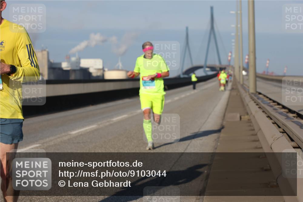 03.10.2025 - Köhlbrandbrückenlauf Lena Gebhardt http://msf.ph/oto/9103044 03.10.2025 09:37:48 Position 2  meine-sportfotos.de