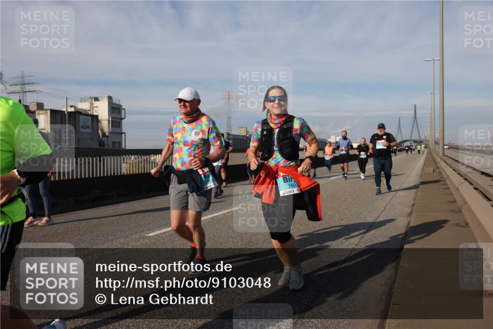 03.10.2025 - Köhlbrandbrückenlauf Lena Gebhardt http://msf.ph/oto/9103048 03.10.2025 10:12:08 Position 2 2600 meine-sportfotos.de