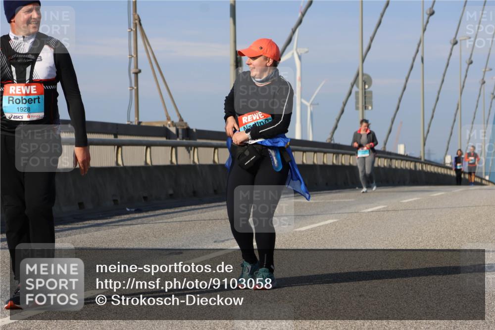 03.10.2025 - Köhlbrandbrückenlauf Strokosch-Dieckow http://msf.ph/oto/9103058 03.10.2025 10:11:04 Position 2 1928 meine-sportfotos.de