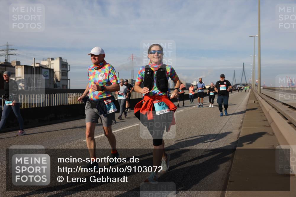 03.10.2025 - Köhlbrandbrückenlauf Lena Gebhardt http://msf.ph/oto/9103072 03.10.2025 10:12:08 Position 2 2600 meine-sportfotos.de