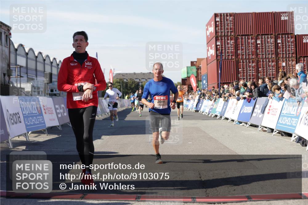 03.10.2025 - Köhlbrandbrückenlauf Jannik Wohlers http://msf.ph/oto/9103075 03.10.2025 12:57:39 Ziel 4032, 4037, 4076, 4105, 4518, 6020, 6122, 6767, 6809 meine-sportfotos.de