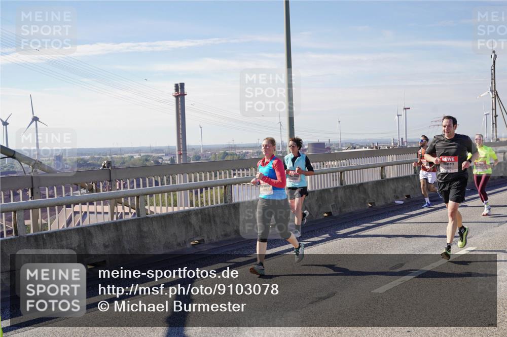 03.10.2025 - Köhlbrandbrückenlauf Michael Burmester http://msf.ph/oto/9103078 03.10.2025 12:47:46 Position 2  meine-sportfotos.de
