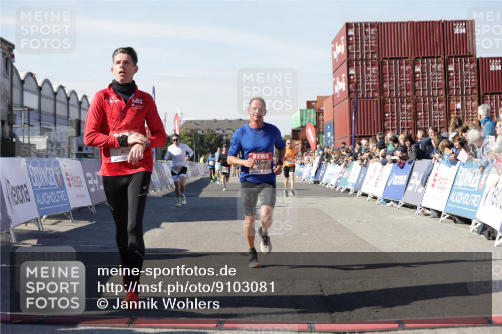 03.10.2025 - Köhlbrandbrückenlauf Jannik Wohlers http://msf.ph/oto/9103081 03.10.2025 12:57:39 Ziel 4032, 4037, 4076, 4105, 4518, 6020, 6122, 6767, 6809 meine-sportfotos.de