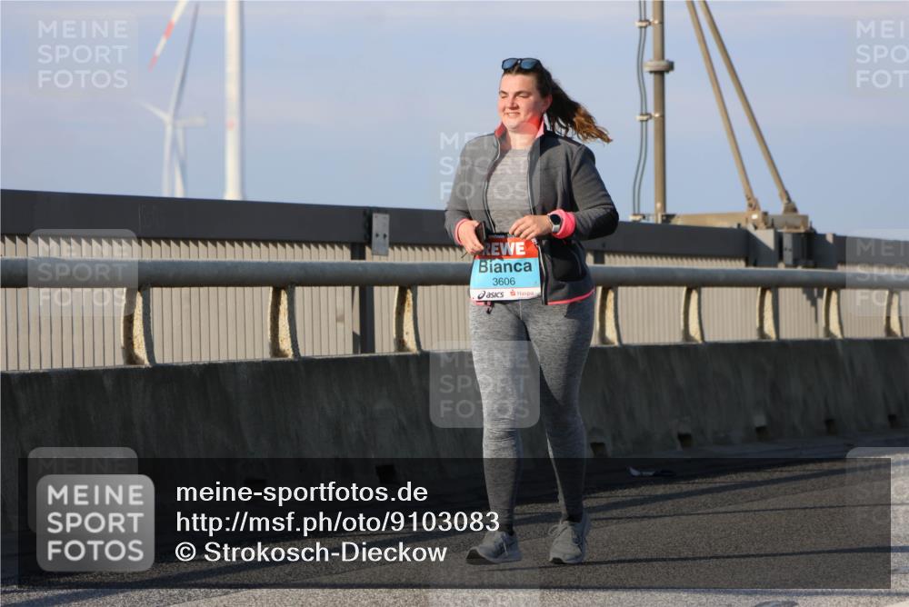 03.10.2025 - Köhlbrandbrückenlauf Strokosch-Dieckow http://msf.ph/oto/9103083 03.10.2025 10:11:15 Position 2 3606 meine-sportfotos.de