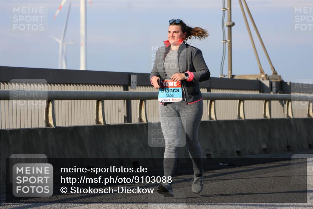 03.10.2025 - Köhlbrandbrückenlauf Strokosch-Dieckow http://msf.ph/oto/9103088 03.10.2025 10:11:15 Position 2 3606 meine-sportfotos.de