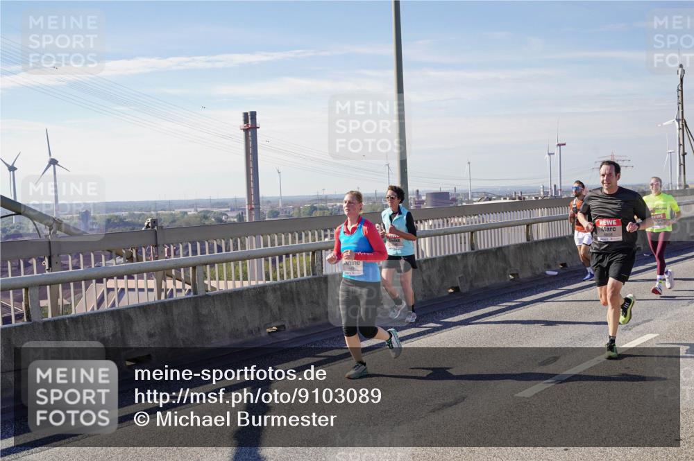 03.10.2025 - Köhlbrandbrückenlauf Michael Burmester http://msf.ph/oto/9103089 03.10.2025 12:47:46 Position 2  meine-sportfotos.de