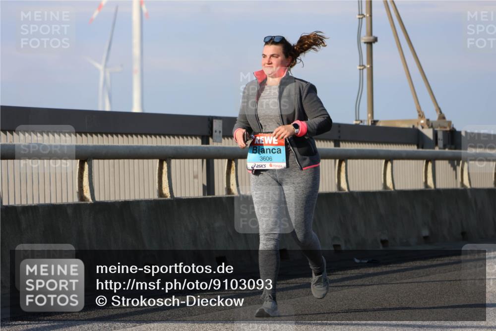 03.10.2025 - Köhlbrandbrückenlauf Strokosch-Dieckow http://msf.ph/oto/9103093 03.10.2025 10:11:15 Position 2 3606 meine-sportfotos.de