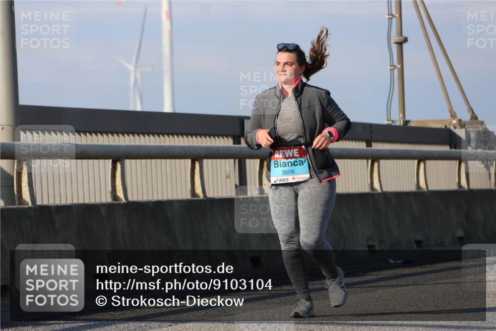 03.10.2025 - Köhlbrandbrückenlauf Strokosch-Dieckow http://msf.ph/oto/9103104 03.10.2025 10:11:15 Position 2 3606 meine-sportfotos.de
