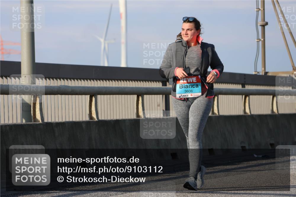03.10.2025 - Köhlbrandbrückenlauf Strokosch-Dieckow http://msf.ph/oto/9103112 03.10.2025 10:11:15 Position 2 3606 meine-sportfotos.de
