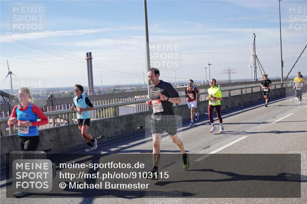 03.10.2025 - Köhlbrandbrückenlauf Michael Burmester http://msf.ph/oto/9103115 03.10.2025 12:47:47 Position 2 11, 4448, 4858 meine-sportfotos.de