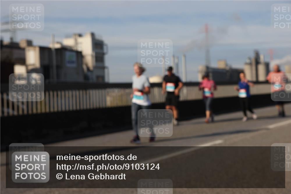 03.10.2025 - Köhlbrandbrückenlauf Lena Gebhardt http://msf.ph/oto/9103124 03.10.2025 10:12:09 Position 2 118 meine-sportfotos.de