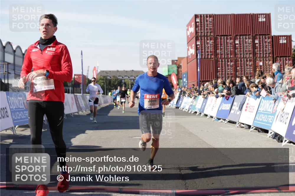 03.10.2025 - Köhlbrandbrückenlauf Jannik Wohlers http://msf.ph/oto/9103125 03.10.2025 12:57:39 Ziel 4032, 4037, 4076, 4105, 4518, 6020, 6122, 6767, 6809 meine-sportfotos.de