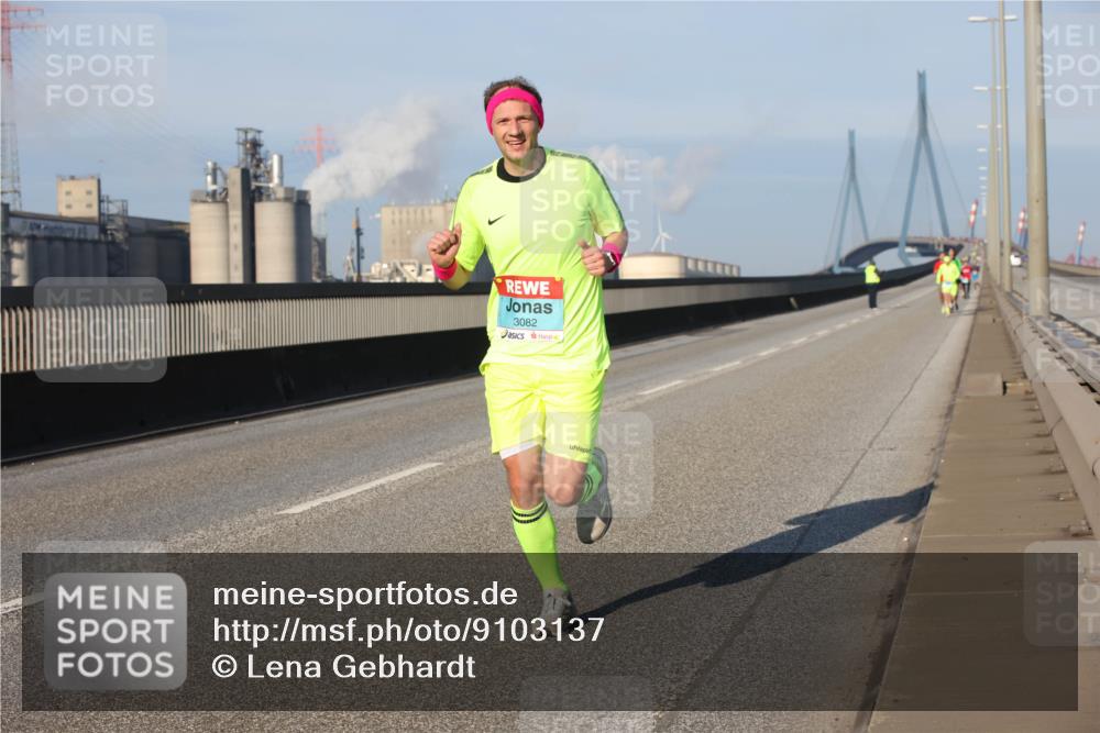 03.10.2025 - Köhlbrandbrückenlauf Lena Gebhardt http://msf.ph/oto/9103137 03.10.2025 09:37:50 Position 2 3082 meine-sportfotos.de
