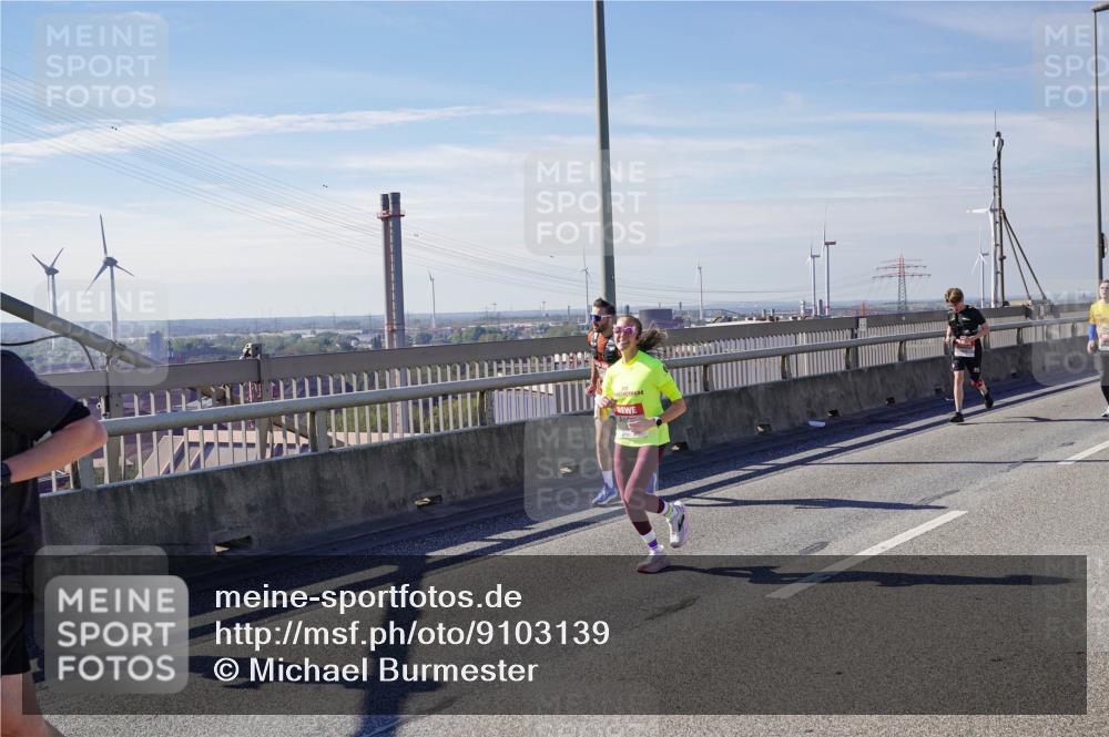 03.10.2025 - Köhlbrandbrückenlauf Michael Burmester http://msf.ph/oto/9103139 03.10.2025 12:47:48 Position 2  meine-sportfotos.de