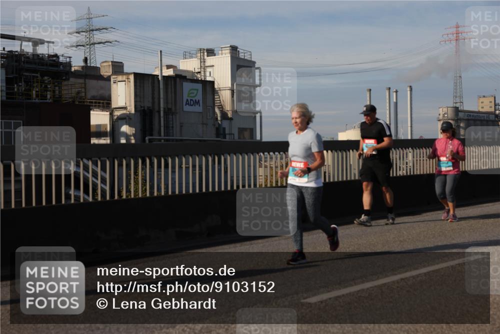 03.10.2025 - Köhlbrandbrückenlauf Lena Gebhardt http://msf.ph/oto/9103152 03.10.2025 10:12:09 Position 2  meine-sportfotos.de