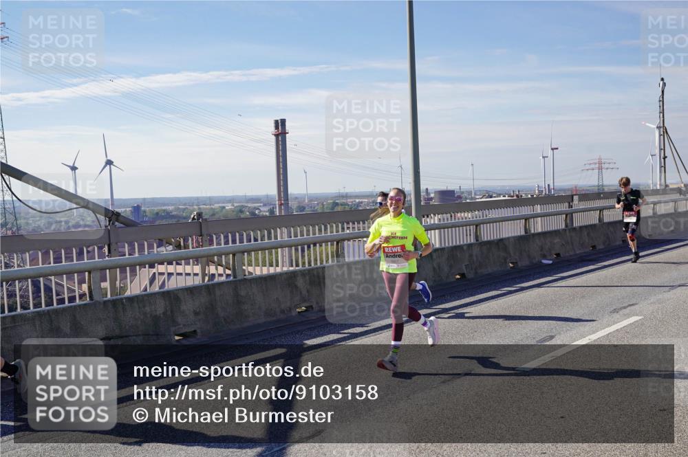 03.10.2025 - Köhlbrandbrückenlauf Michael Burmester http://msf.ph/oto/9103158 03.10.2025 12:47:48 Position 2  meine-sportfotos.de