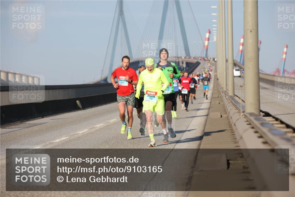 03.10.2025 - Köhlbrandbrückenlauf Lena Gebhardt http://msf.ph/oto/9103165 03.10.2025 09:37:57 Position 2 701, 3460 meine-sportfotos.de