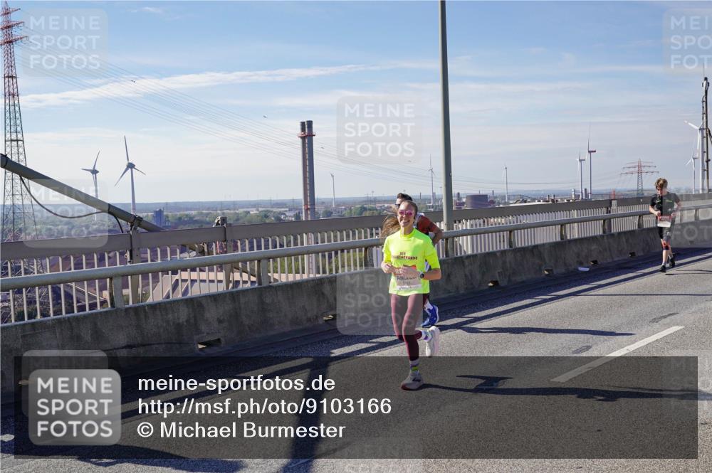 03.10.2025 - Köhlbrandbrückenlauf Michael Burmester http://msf.ph/oto/9103166 03.10.2025 12:47:48 Position 2 5827 meine-sportfotos.de