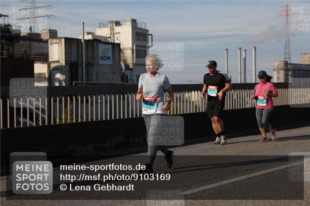 03.10.2025 - Köhlbrandbrückenlauf Lena Gebhardt http://msf.ph/oto/9103169 03.10.2025 10:12:09 Position 2 3298 meine-sportfotos.de