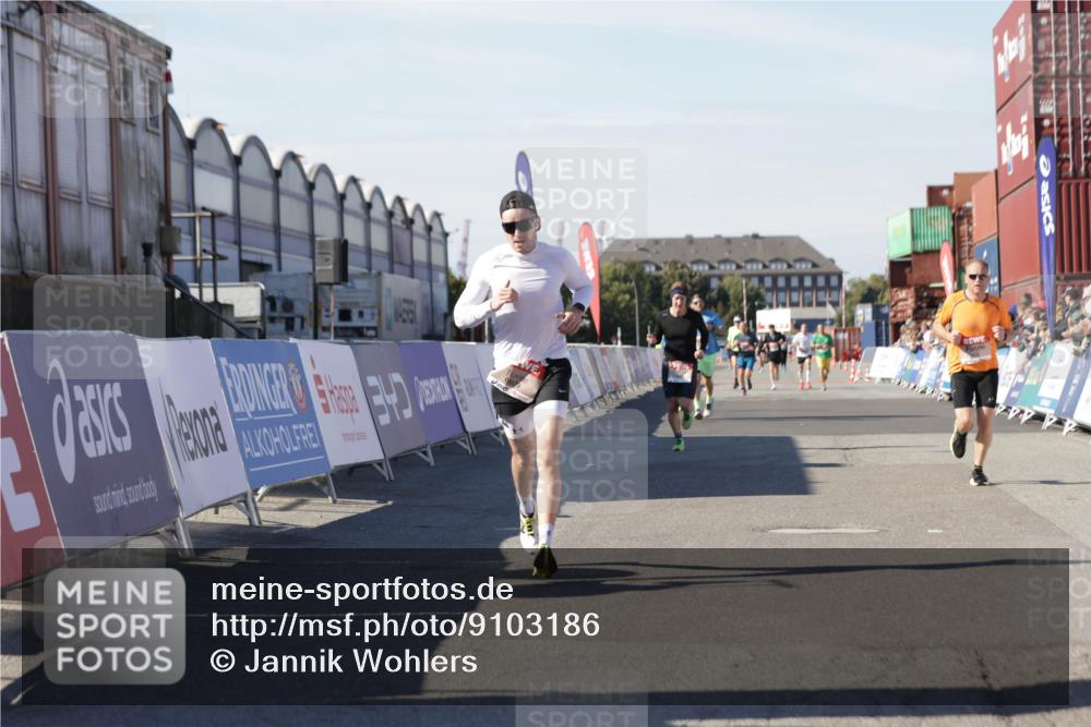 03.10.2025 - Köhlbrandbrückenlauf Jannik Wohlers http://msf.ph/oto/9103186 03.10.2025 12:57:42 Ziel 4032, 4037, 4076, 4105, 4518, 6122, 6371, 6767, 6809 meine-sportfotos.de