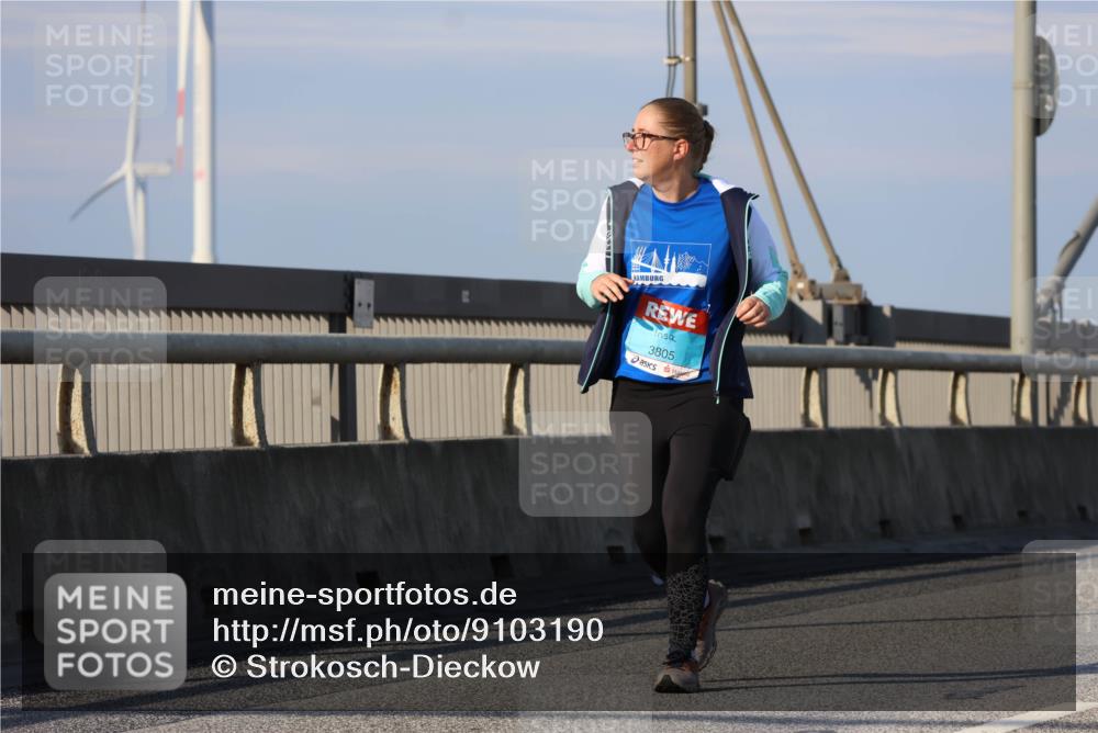 03.10.2025 - Köhlbrandbrückenlauf Strokosch-Dieckow http://msf.ph/oto/9103190 03.10.2025 10:11:49 Position 2 3805 meine-sportfotos.de
