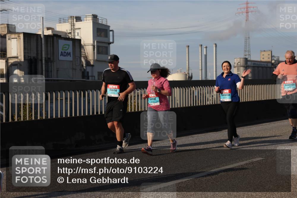 03.10.2025 - Köhlbrandbrückenlauf Lena Gebhardt http://msf.ph/oto/9103224 03.10.2025 10:12:10 Position 2 3355, 2232, 2474, 3097 meine-sportfotos.de