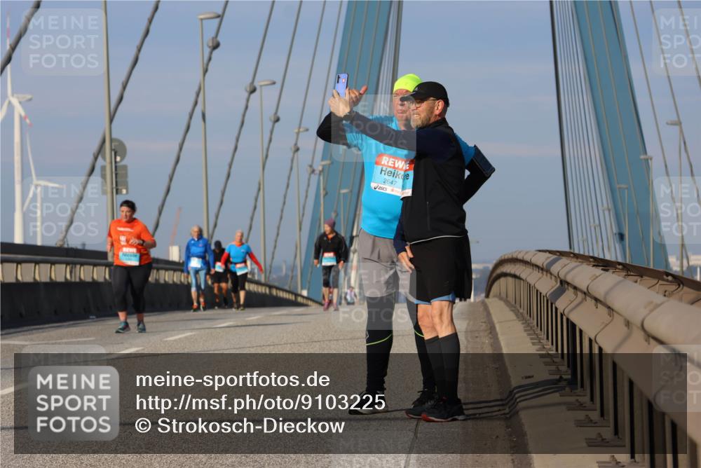 03.10.2025 - Köhlbrandbrückenlauf Strokosch-Dieckow http://msf.ph/oto/9103225 03.10.2025 10:11:59 Position 2 2647 meine-sportfotos.de
