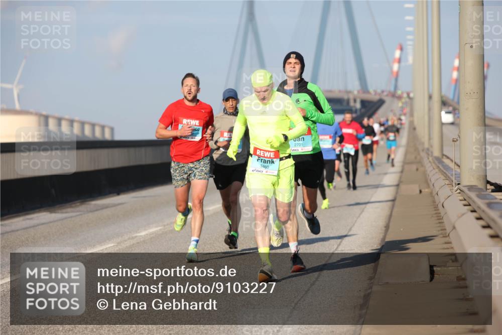 03.10.2025 - Köhlbrandbrückenlauf Lena Gebhardt http://msf.ph/oto/9103227 03.10.2025 09:37:59 Position 2 3460, 2701, 7777 meine-sportfotos.de