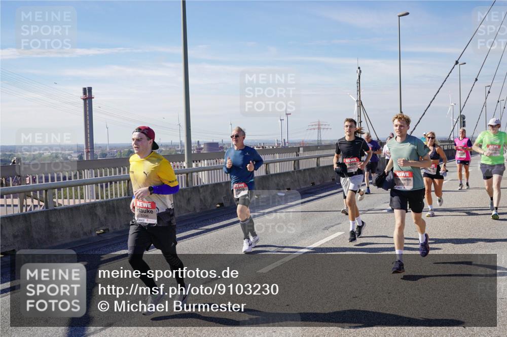 03.10.2025 - Köhlbrandbrückenlauf Michael Burmester http://msf.ph/oto/9103230 03.10.2025 12:47:52 Position 2 5396 meine-sportfotos.de